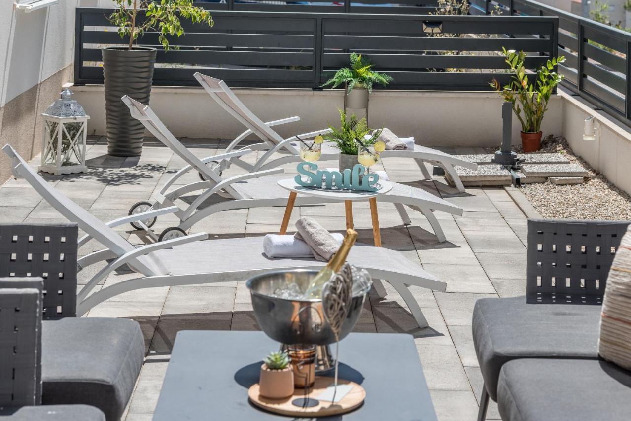 Luxury Apartment Smile-Sea View Макарська Екстер'єр фото